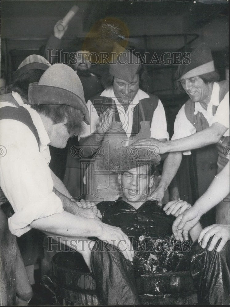 1954 Press Photo Mainz. Traditional Meistersinger-era clothing. Gutenberg fest.-Historic Images