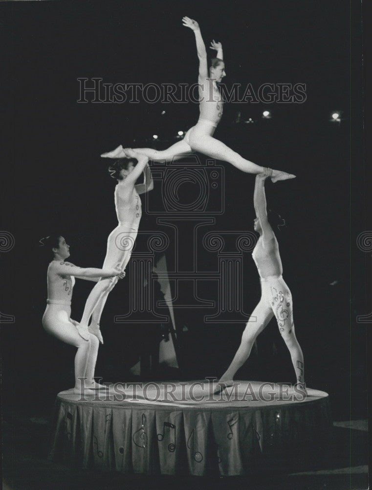 1981 Claire, Juliette, Myriam, & Mary Perform Acrobatic Act Circus - Historic Images