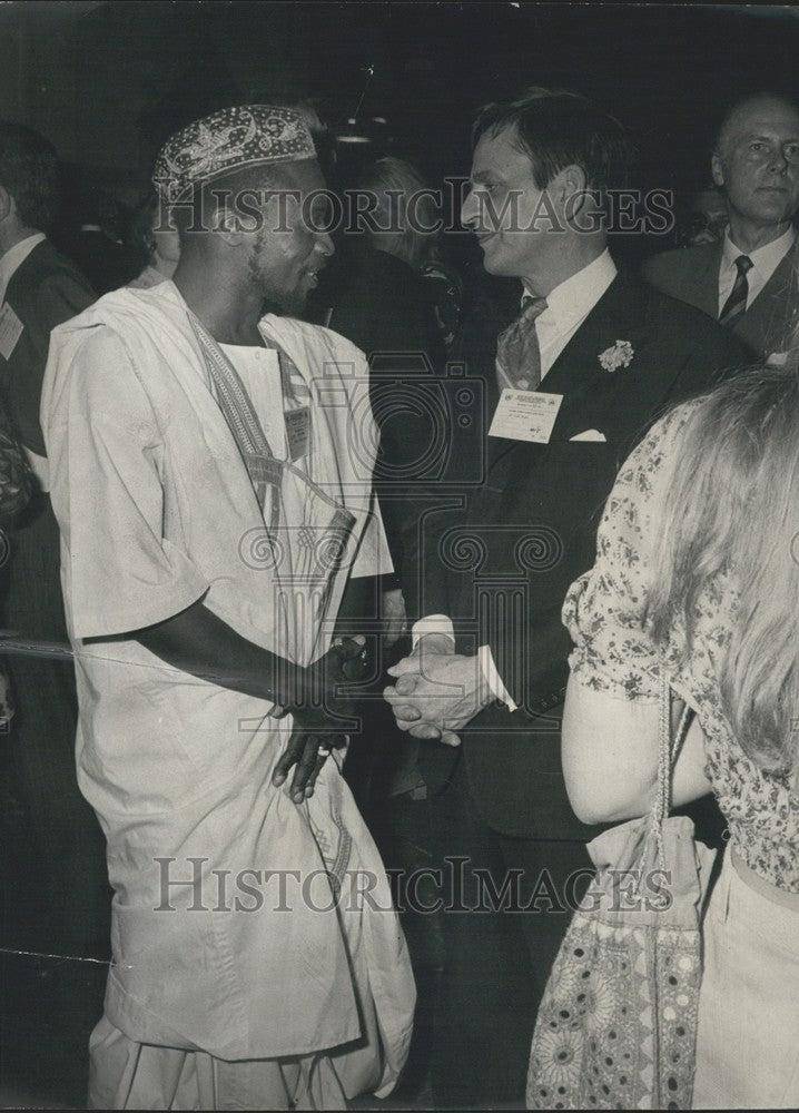 1972, . Dr. Bedaya Ngaro talks to the Swedish Prime Minister Olof Pal - Historic Images