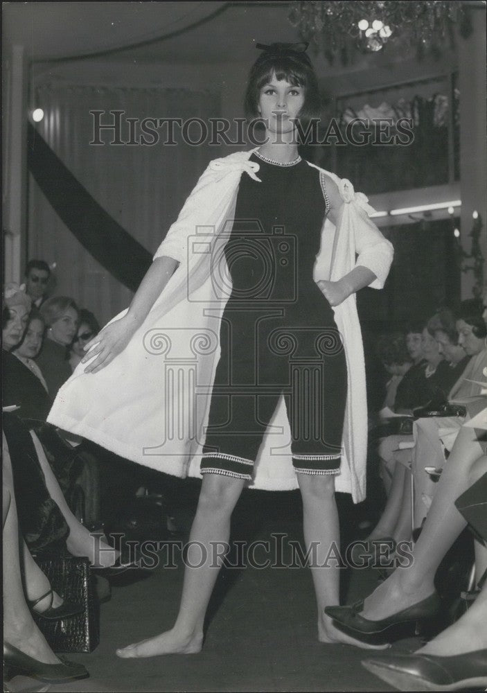 1962, Model Wearing Marie-Jeanne Hurst &quot;Virginia&quot; Bathrobe Runway - Historic Images