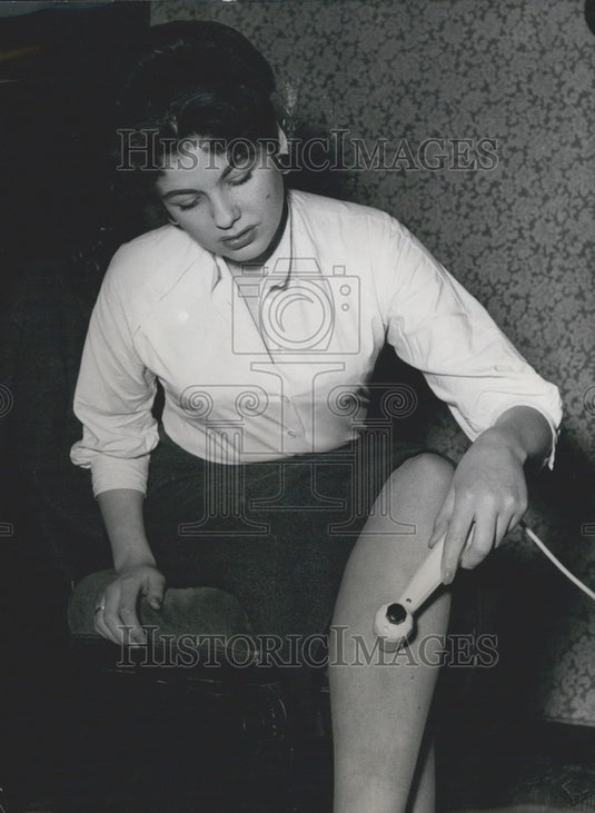 1956 Press Photo German Massage Instrument. The "Novavon." Berlin "Green Week" - Historic Images