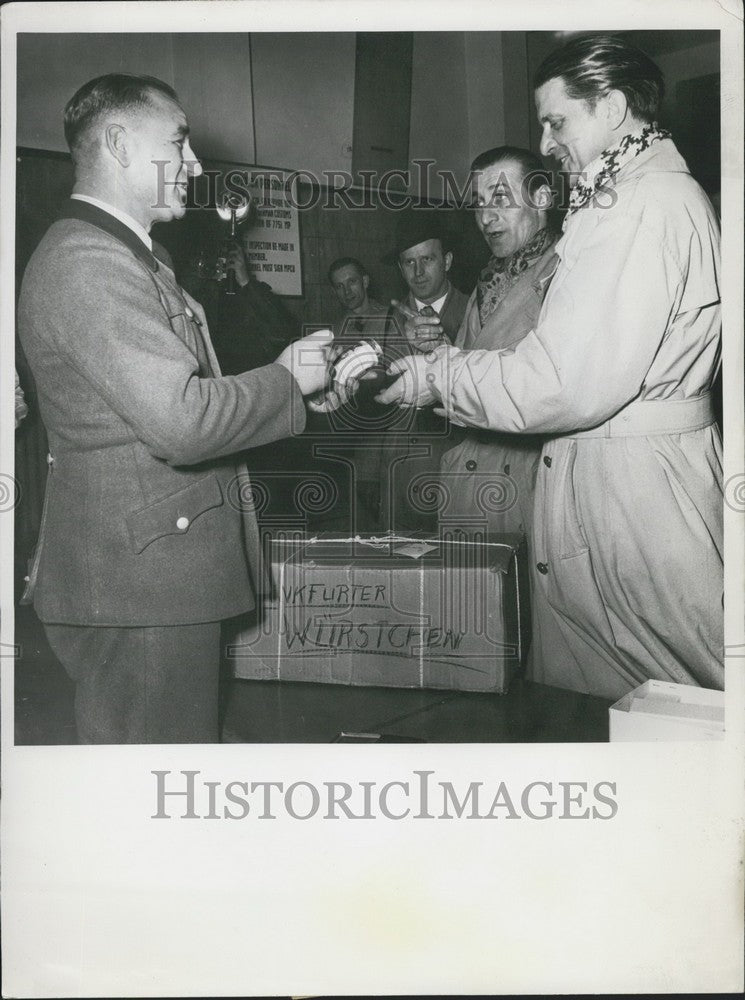 1951 Press Photo Hans Bertram and Benno Wundshammer. World Trip.-Historic Images