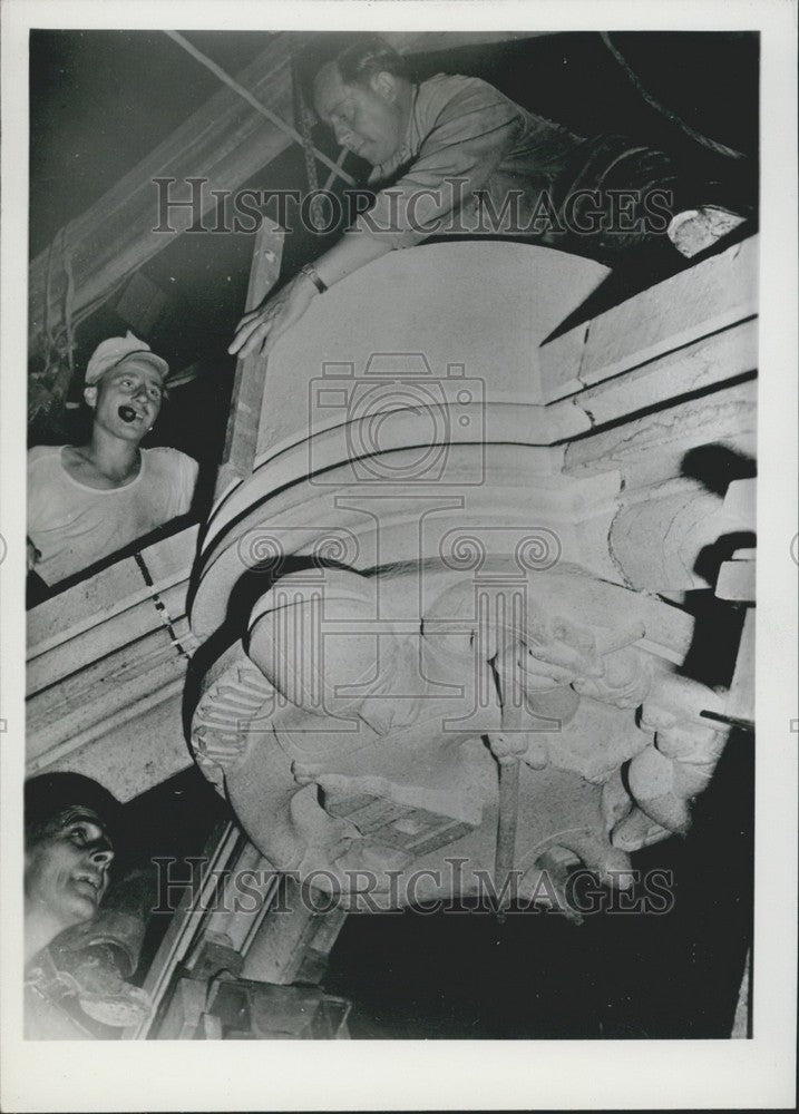 1950 Koeln Cathedral receives new construction. - Historic Images