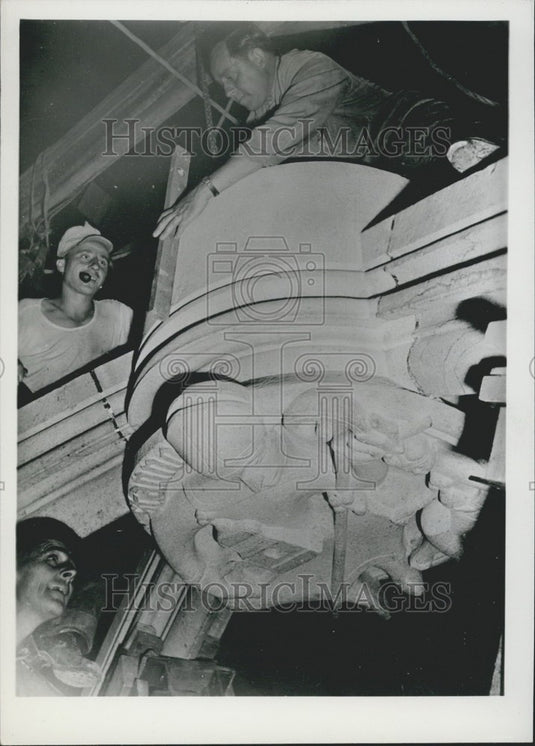 1950 Koeln Cathedral receives new construction. - Historic Images