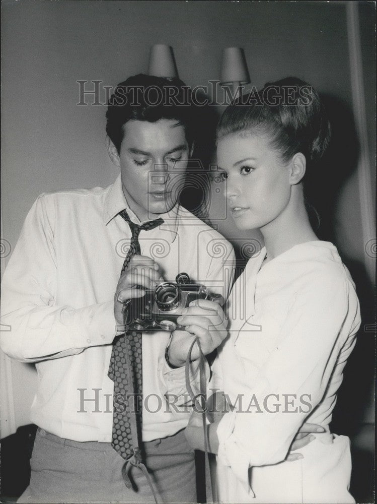 1963 Tex Williams (Reporter) & Beatrice Film "Cover Girls" Scene - Historic Images