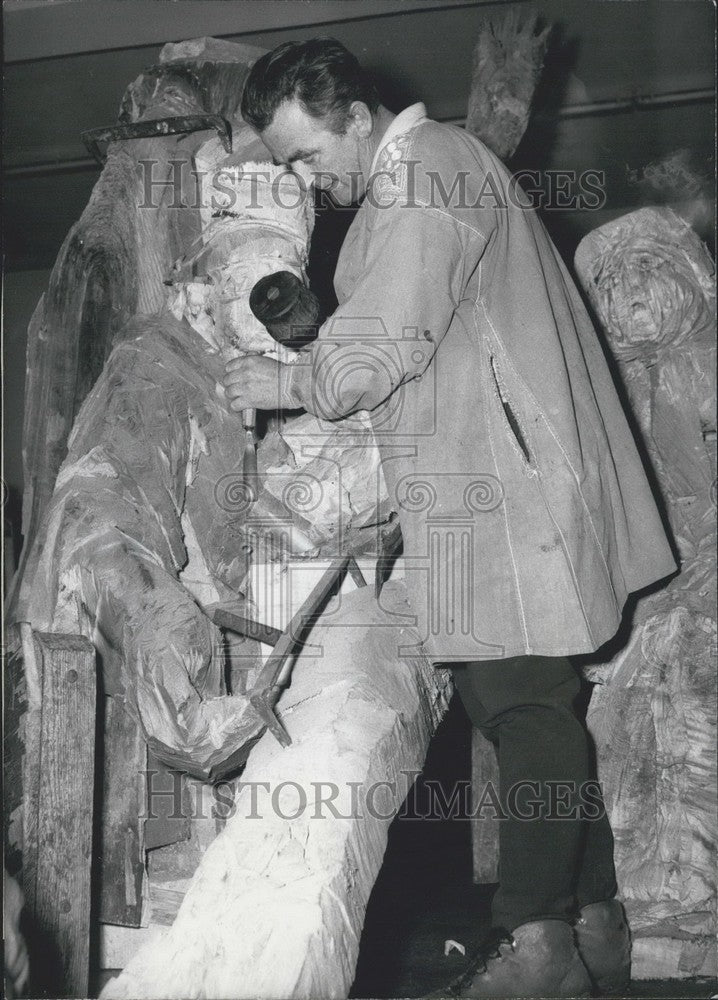 Press Photo Actor and Scene Builder Hans Schwaighofer.-Historic Images