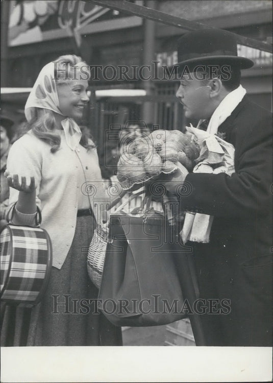 1957 Press Photo Dany Robin & Raymond Pellegrin in "Mini Pinson"-Historic Images