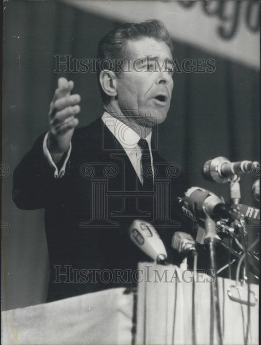 1970, Jean-Jacques Servan-Schrieber Speaks at Radical Party Meeting - Historic Images