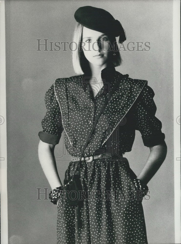 1979 Press Photo Model Wearing Etam Polka Dot Summer Dress &amp; Hat - Historic Images