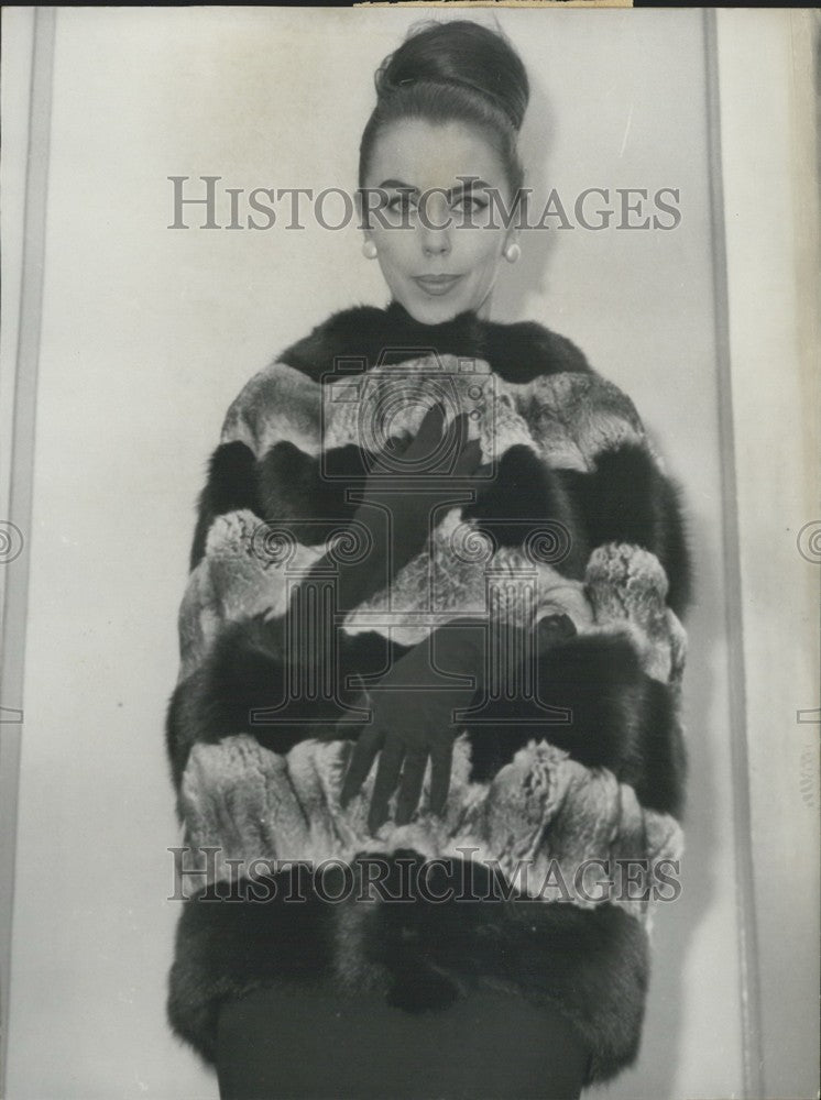 1963 Press Photo Chinchilla and Black Sable Fur Cape by Chombert-Historic Images