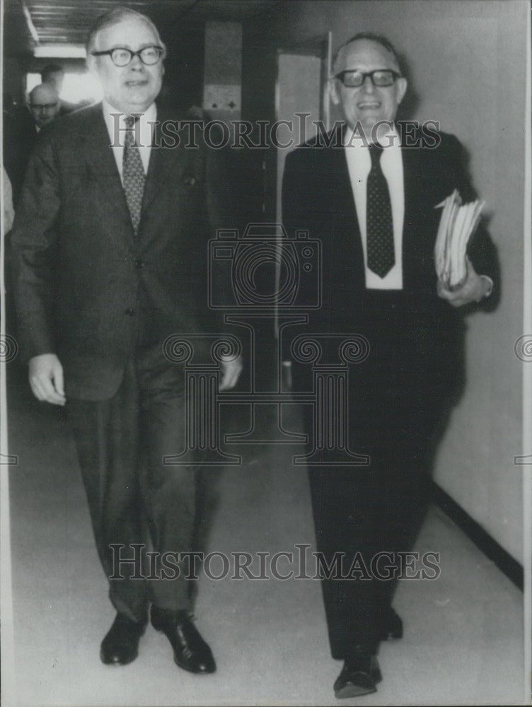 1971 Press Photo Geoffrey Rippon (Great Britain) & Maurice Schumann (France) - Historic Images