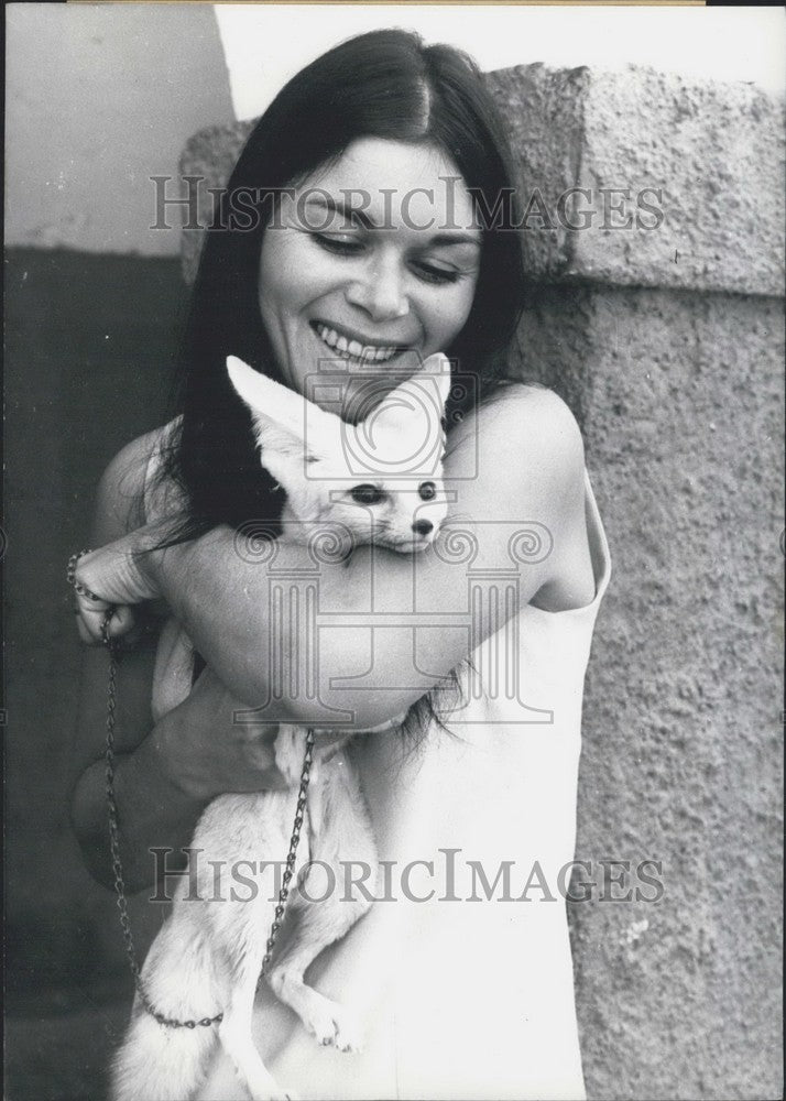 1968 Press Photo Woman with an Algerian fox. Germany.-Historic Images