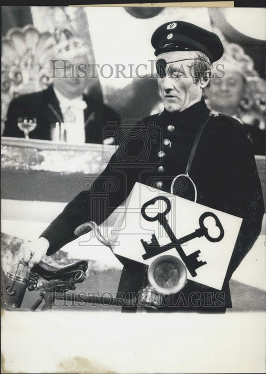 1967, Dr. Friedel Panitz. Speech. - Historic Images