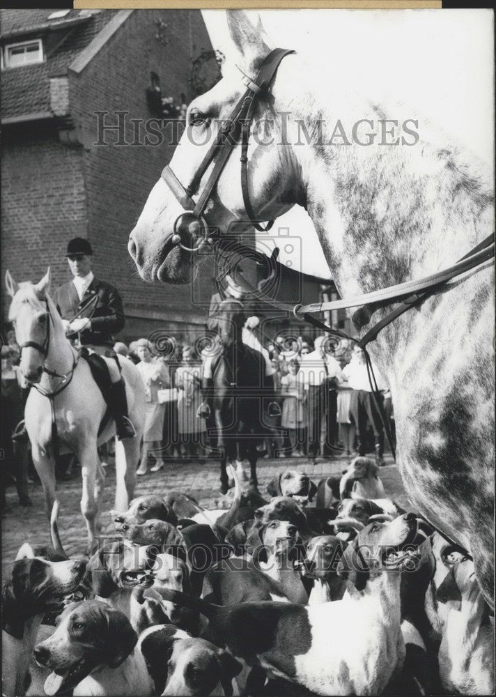 1966 Press Photo Hunting Party in Frankfurt. - Historic Images