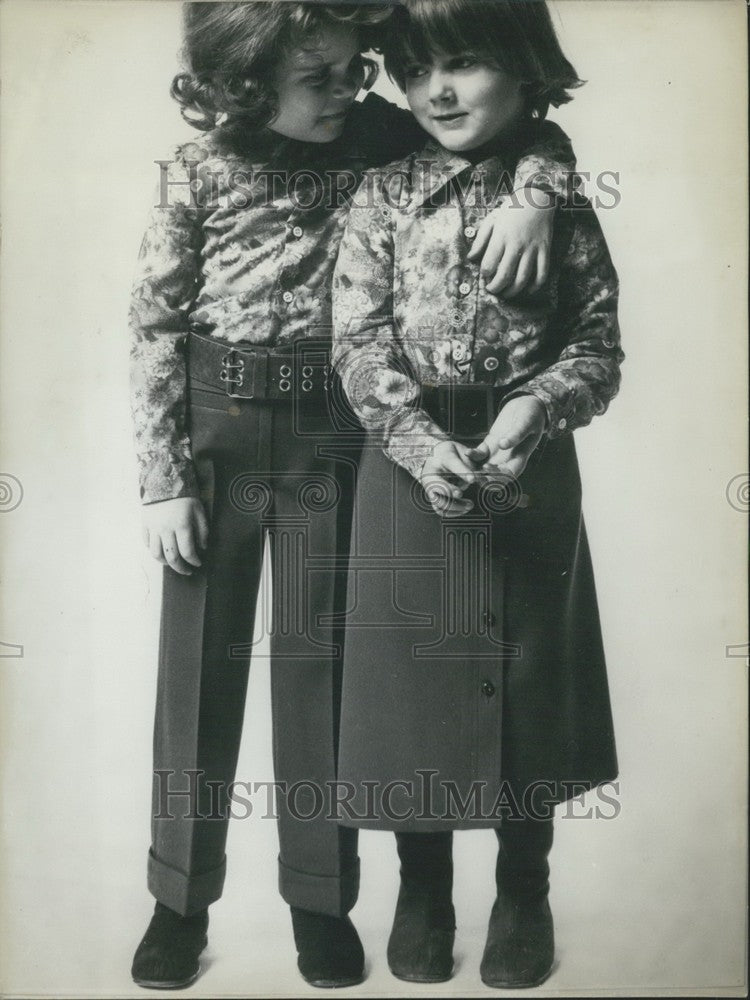 1971 Press Photo Boy & Girl Models Present Cacharel Children's Clothing-Historic Images