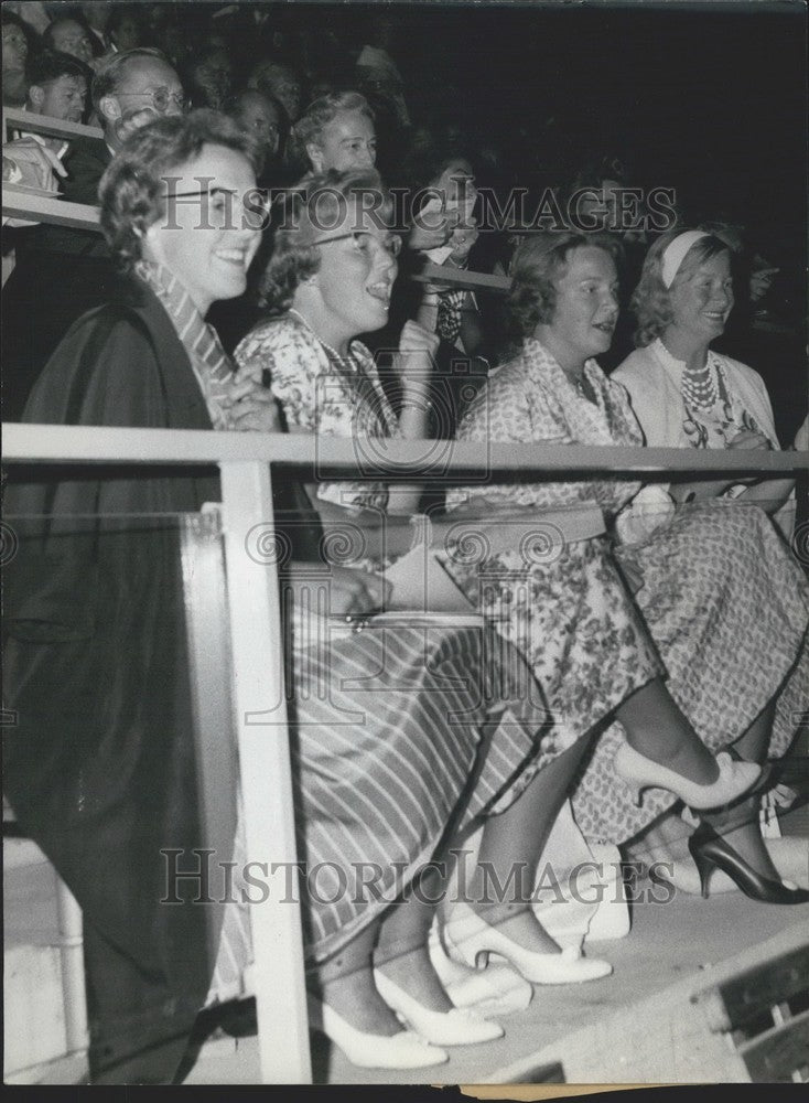 Press Photo Queen Juliana with Princesses Irene and Beatrice and Prince Bernardo - Historic Images