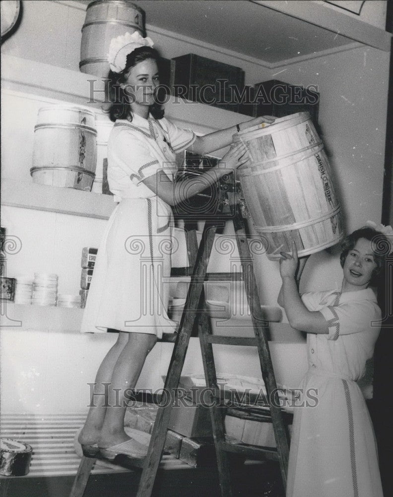 1964 International Green Week in Berlin. Denmark "Karoline" Girls. - Historic Images