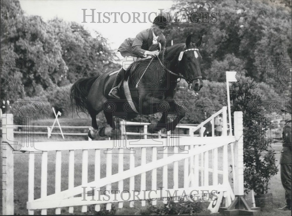 1956 Rider Fritz Thiedemann and his horse Cocunella. - Historic Images