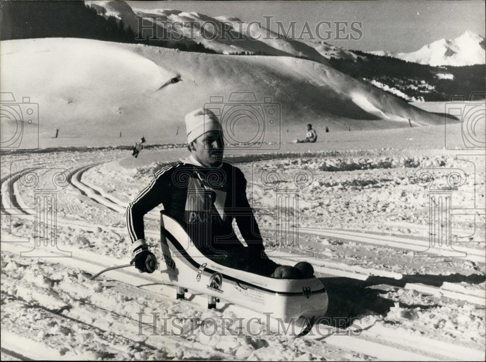 1985 Handicapped Man Uses Hip Bath on Skis at Championships - Historic Images