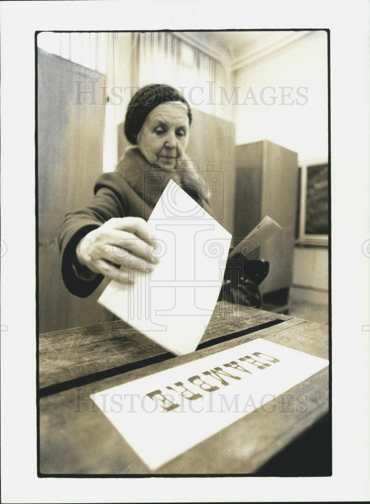 1978 Press Photo Woman Votes in Belgium's Legislative Elections-Historic Images
