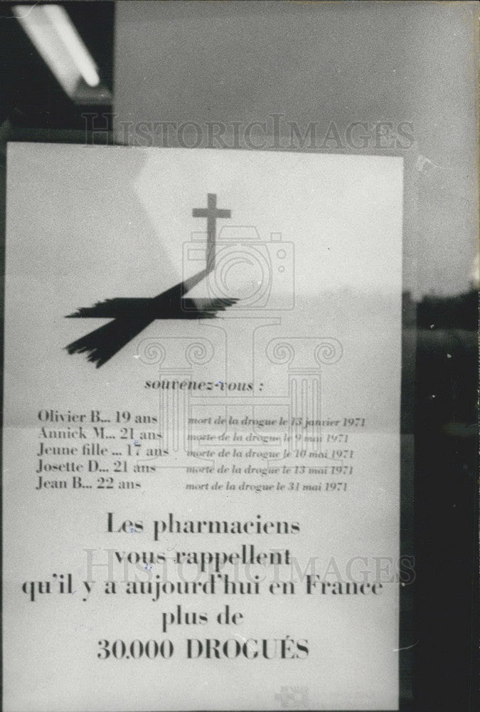 1971 Press Photo Anti-Drug Campaign Poster, Pharmacies of France-Historic Images