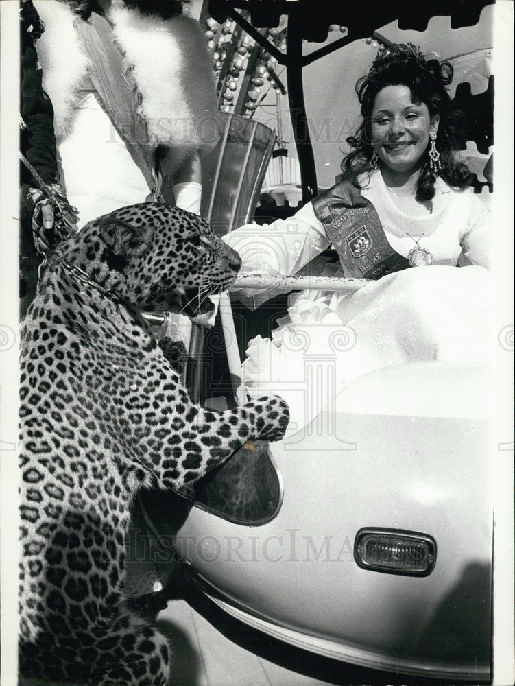 1973 "Esmeralda 1973" Ghislaine Bach with Leopard after Crowning - Historic Images