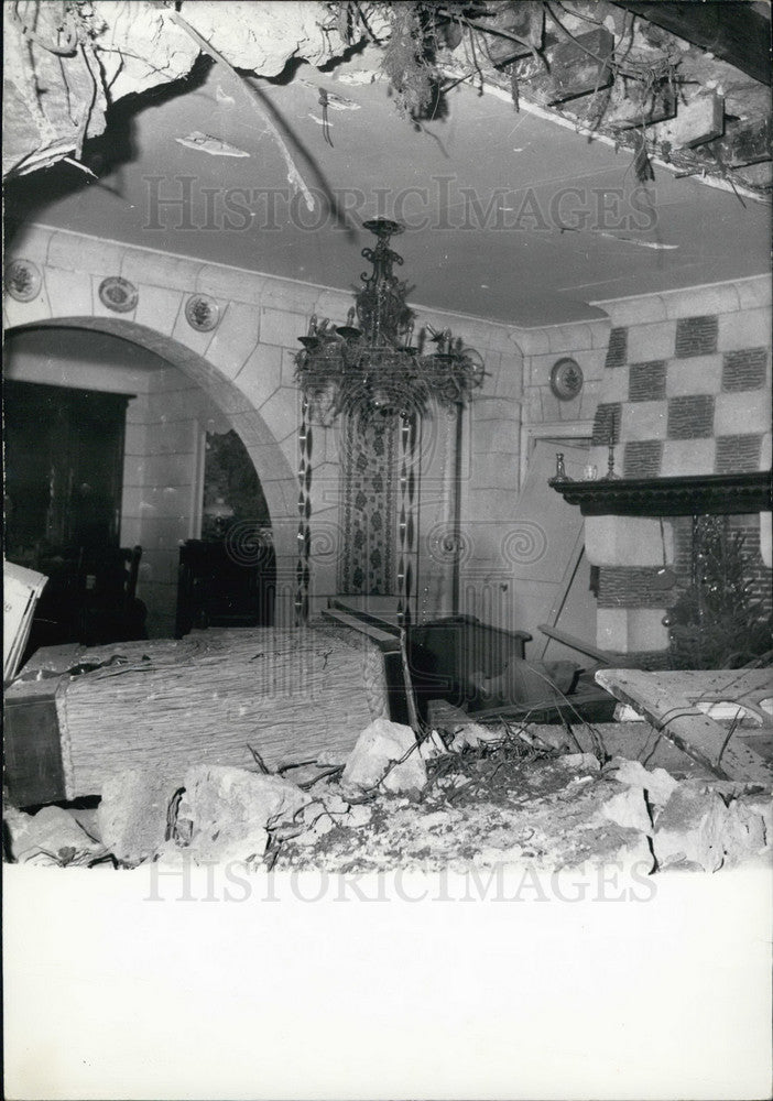 1962 Suresnes Villa&#39;s Kitchen after Plastic Bomb Explosion - Historic Images