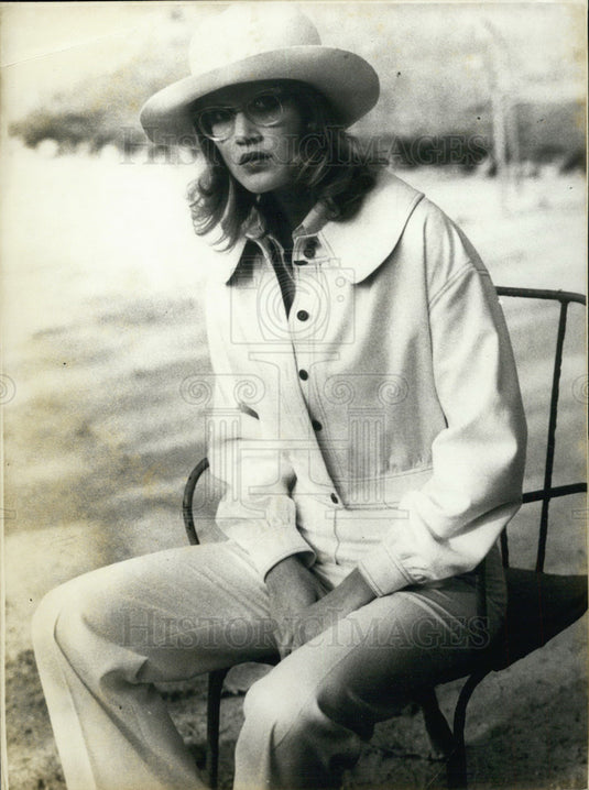 1972 Press Photo Model Wears Pierre d'Alby Spring Blouse & Pants with Hat - Historic Images