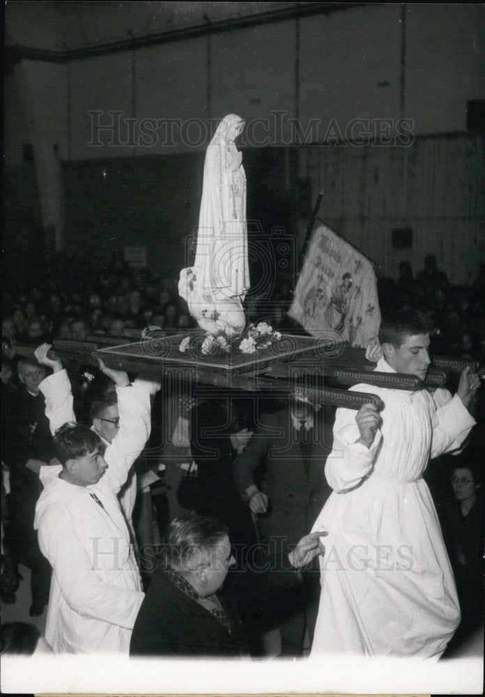 1952 Press Photo Statue of Virgin of Fatima Transported from France to Portugal - Historic Images