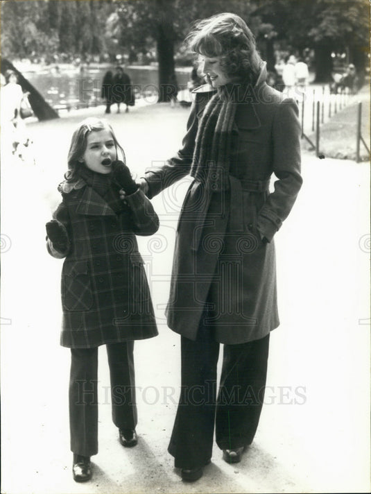 1972 Classic Trench Coat Looks for the Fall - Historic Images