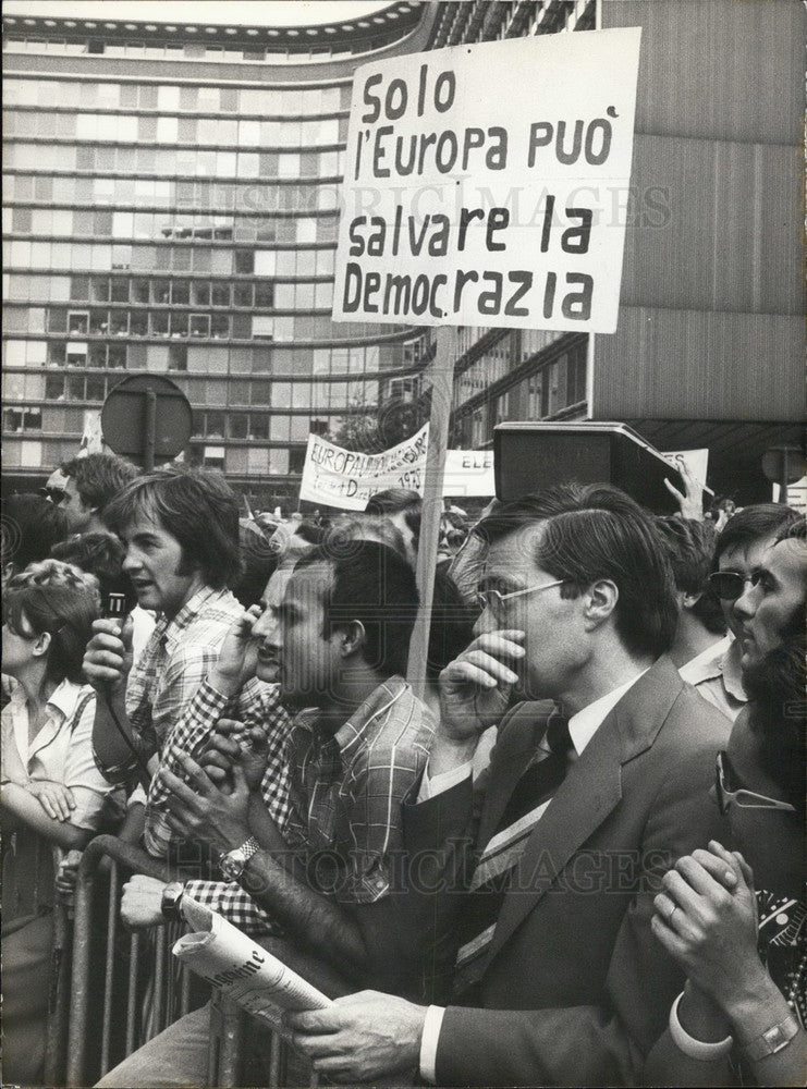 1976 Press Photo Federalist European Movement Protest Summit Belgium - Historic Images