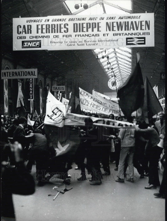 1968, Protesters & Late Passengers Hustle in St-Lazare Train Station - Historic Images