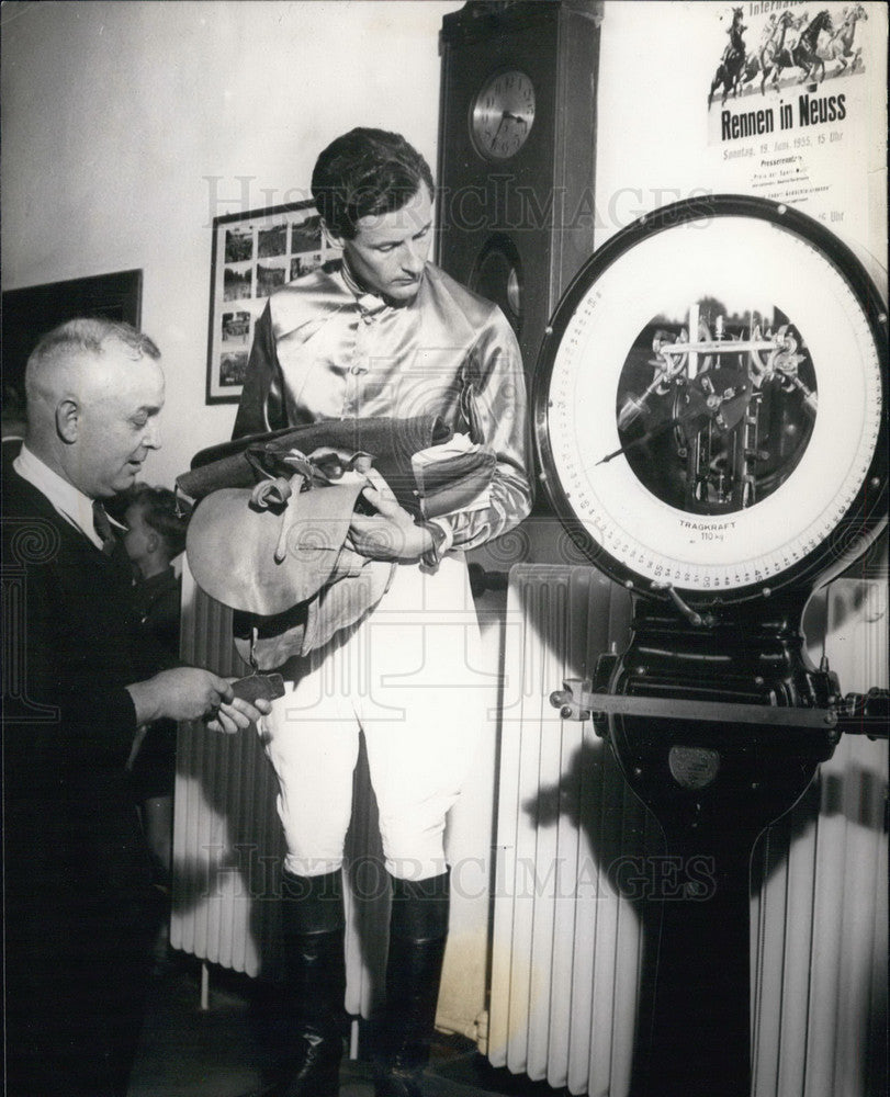 1955 Press Photo Peter Townshend in Neuss. - Historic Images