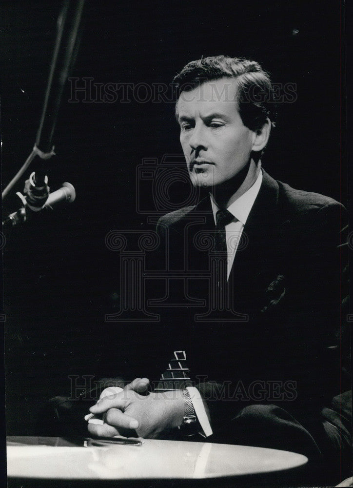 1960 Press Photo Peter Townsend French Television Program "Historical Revue"-Historic Images