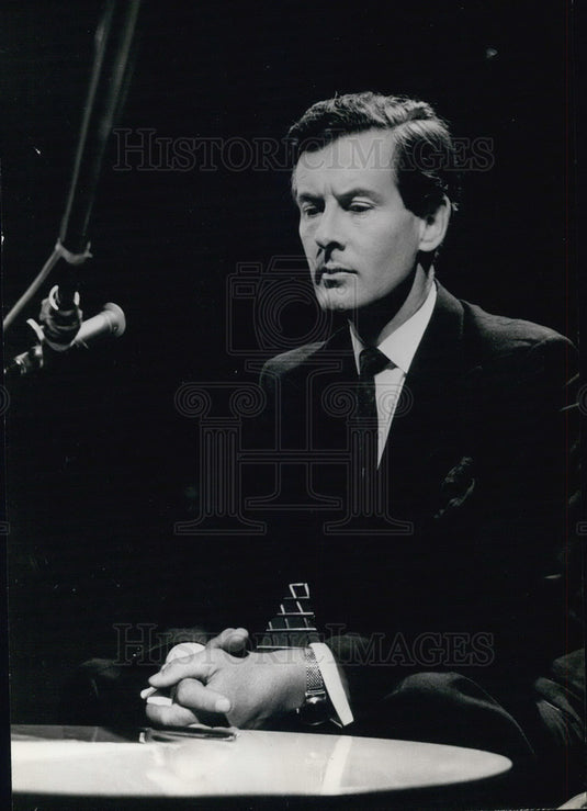 1960 Press Photo Peter Townsend French Television Program "Historical Revue"-Historic Images