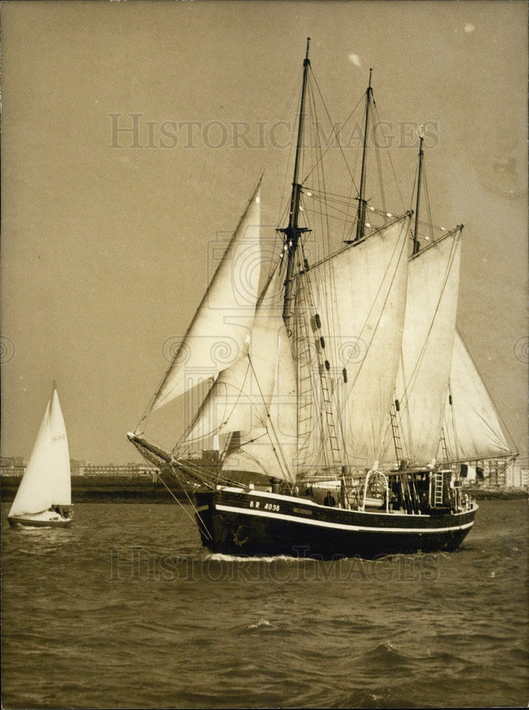 1973, Former Drug Addicts Rehabilitate at Sea Ship "Beautiful Hope" - Historic Images