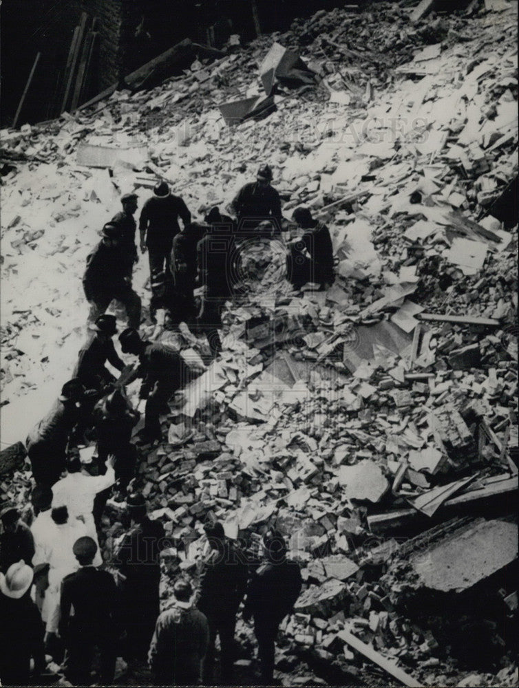 1962 20 People Killed in Collapsed Building in Brussels - Historic Images