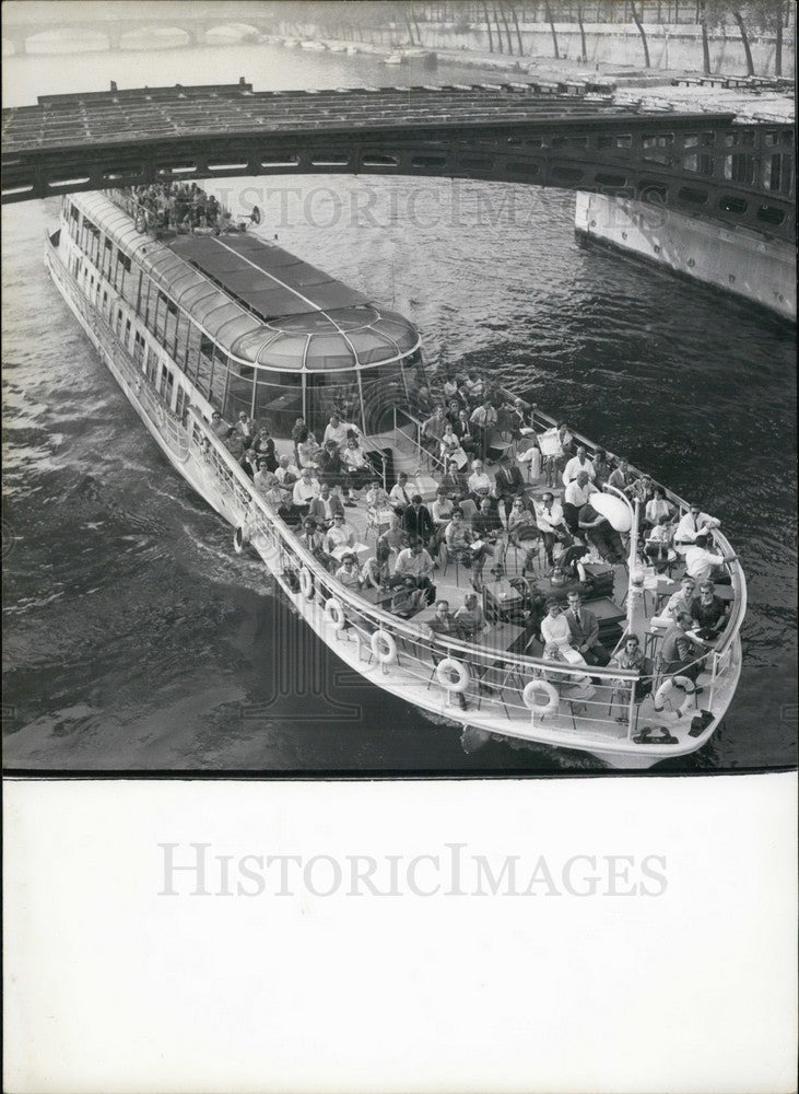1961 Press Photo Summer-like Autumn Continues Open-air Boat Rides on Seine-Historic Images