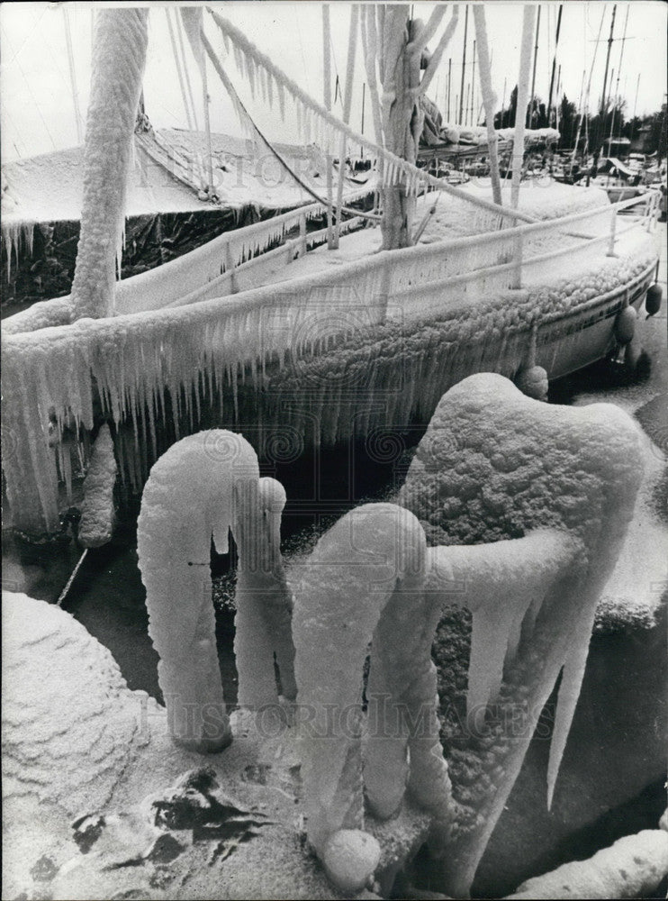 1985 Cold and Ice Raging Snow Europe Lake Leman Switzerland - Historic Images