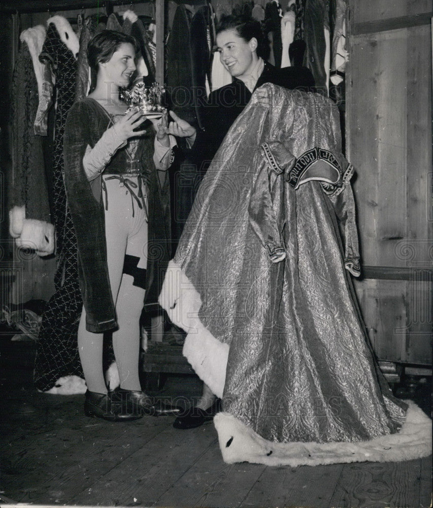 1953, The 50th Jubilee Performance Of The &quot;Landshut Prince&#39;s Wedding - Historic Images