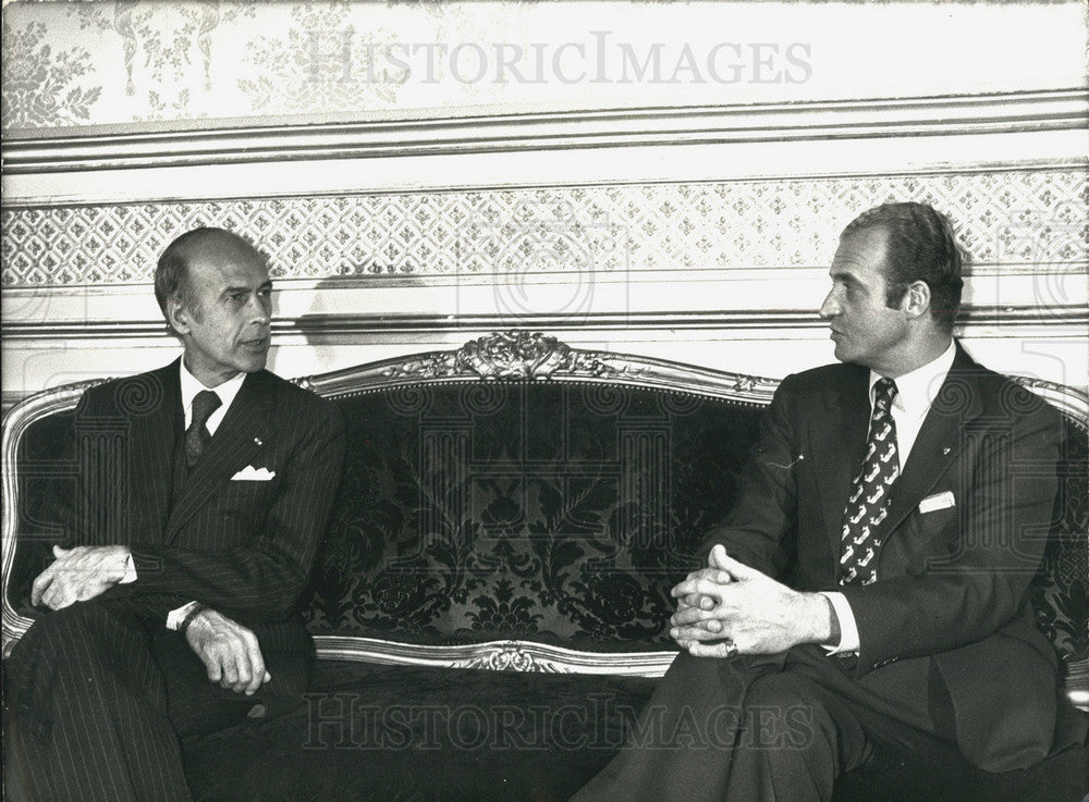 1976, Giscard d'Estaing with Spain's King Juan Carlos - Historic Images