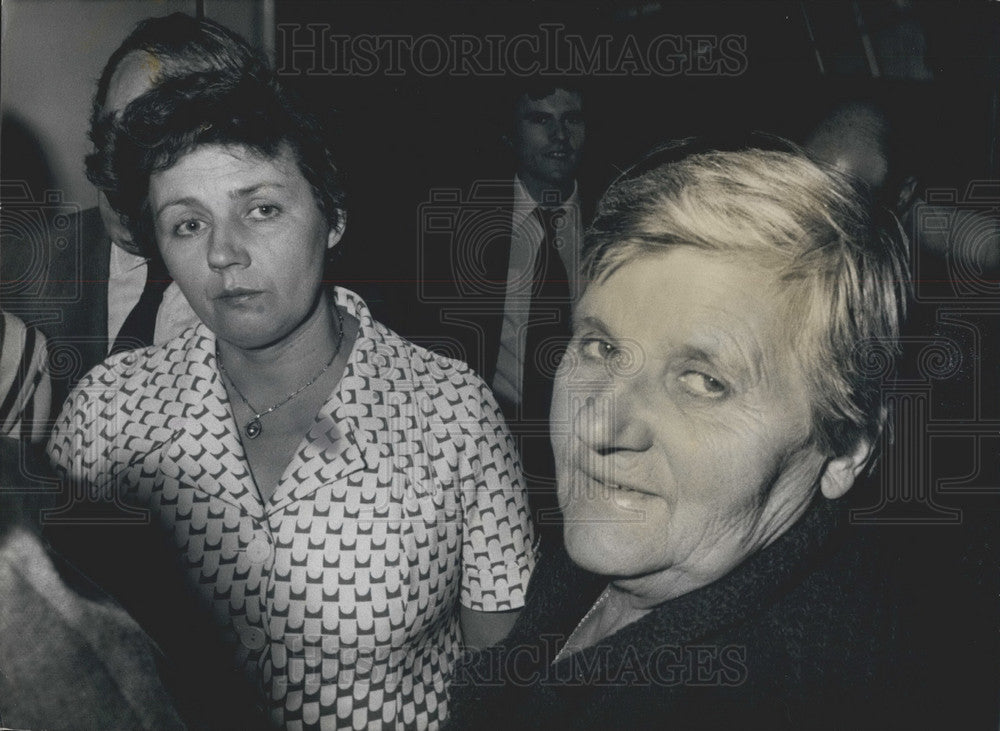 1978, Mother and Sister of Leonid Plyushch Arrive in Paris - Historic Images