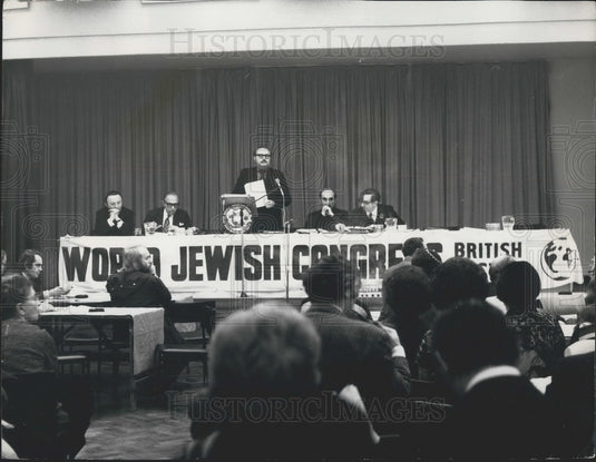 1972, Bomb Scare at the World Jewish Congress in London - Historic Images