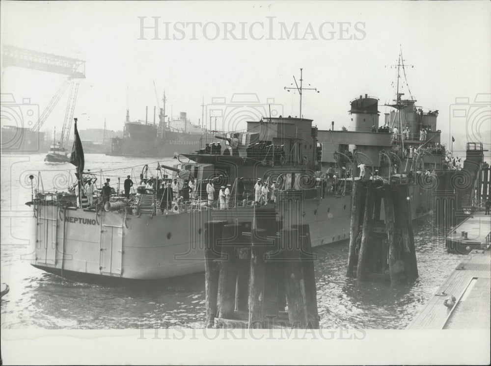 1955, Spanish ship "Neptuno: in Hamburg Port. - Historic Images
