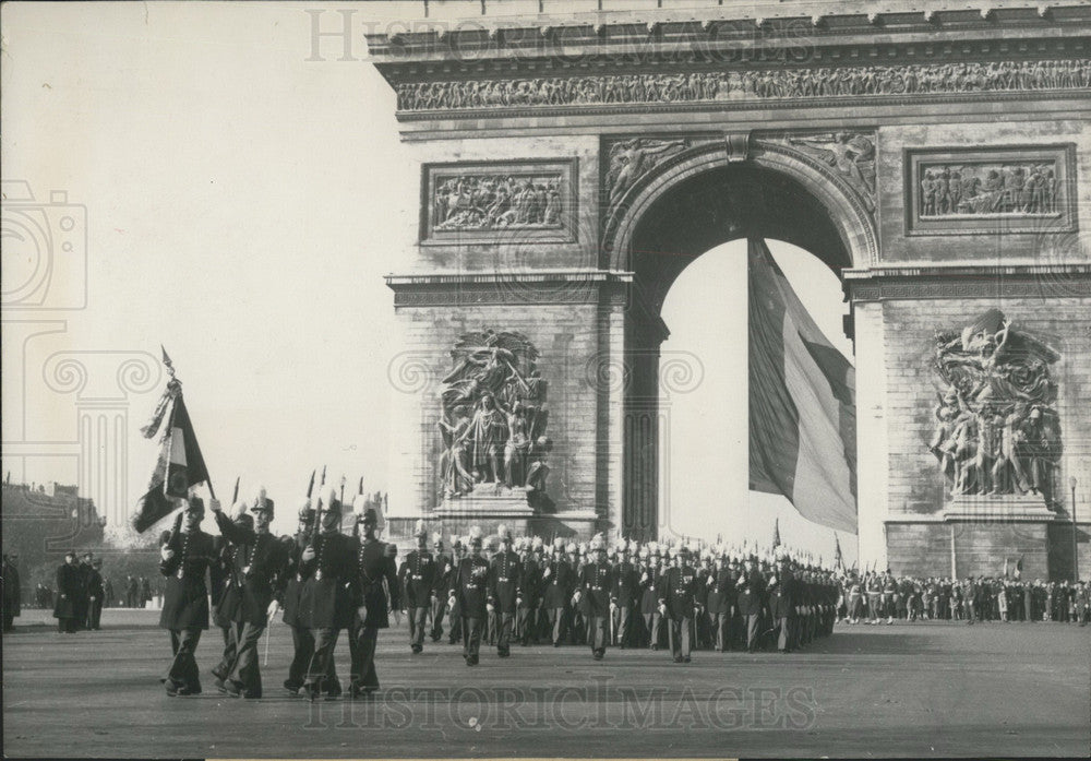 1954 November 11th Celebration in Paris - Historic Images