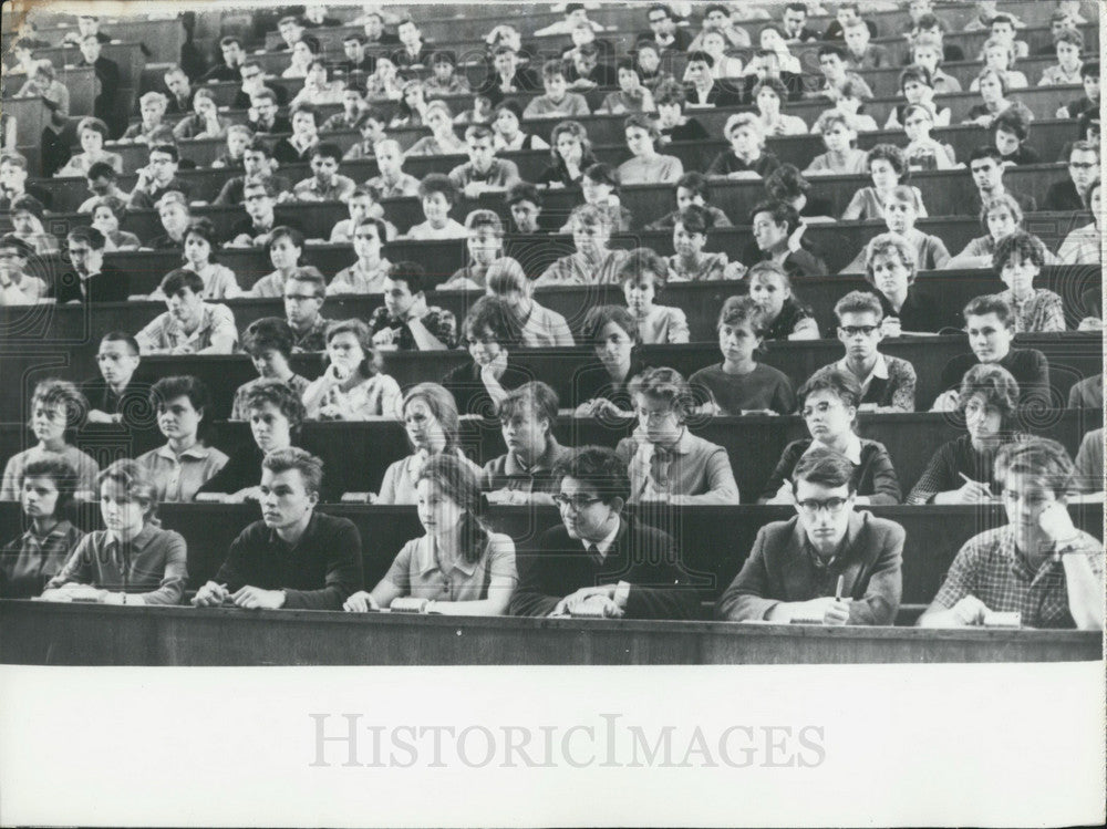Press Photo Moscow: Lomonosov University Students in Class-Historic Images