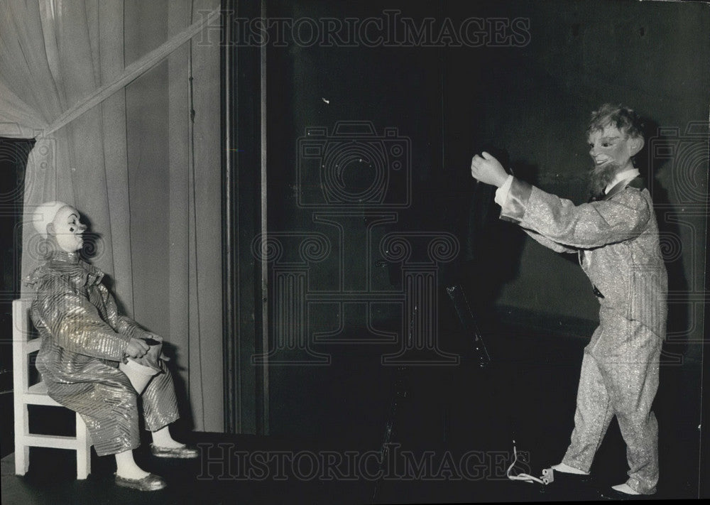 1981 Press Photo Dolls in a Scene from the Opera - Historic Images