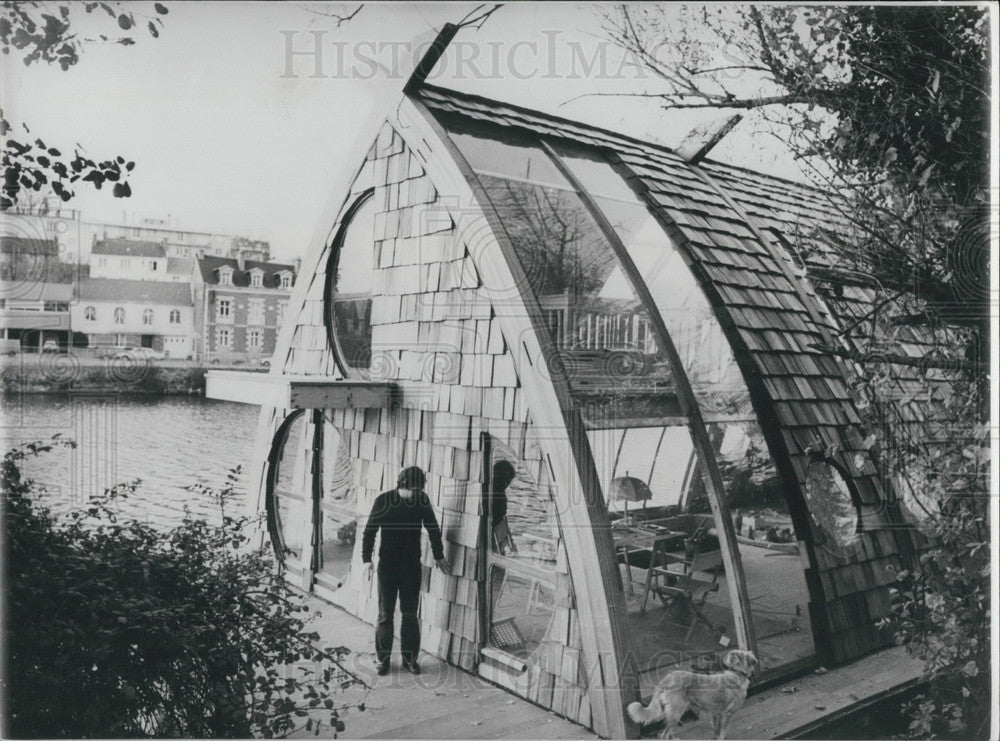1981 Floating House on the Erdre River - Historic Images