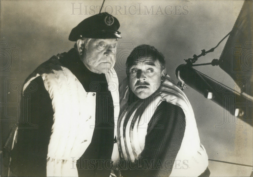 1971 Press Photo Jean Gabin Jacques Marin Film "Black Flag Waves Over Scow"-Historic Images