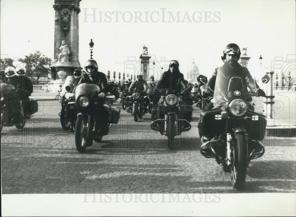 1977 Press Photo French Motorcyclists Leaving for the Pyramids of Egypt-Historic Images